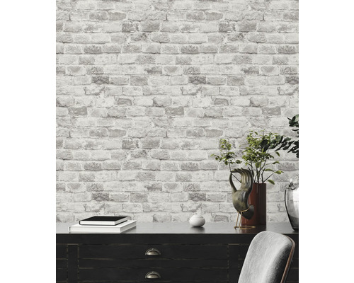 Tapete mit Steinmuster und Möbelausstattung