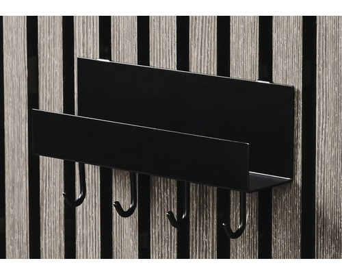 Schwarzes Wandregal mit Haken für Flur