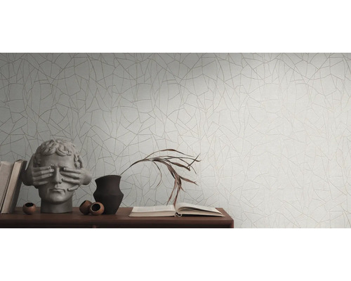 Dekorative Tapete mit abstraktem Muster auf einer Wand