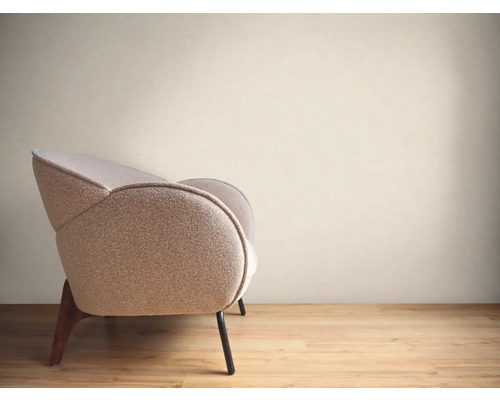 Sessel mit Stoffbezug und Holzbeinen