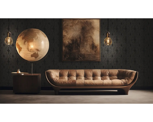 Wohnzimmer mit Ledersofa, Weltkugel-Lampe und Kunstwerk an der Wand