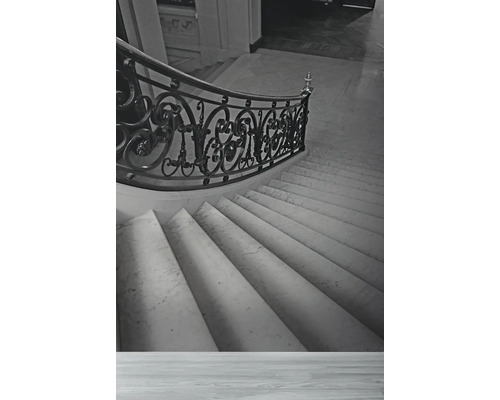 Treppe mit dekorativem Geländer