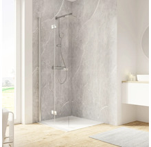 Badezimmer mit Duschabtrennung, Duscharmatur und Waschtisch
