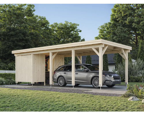Ein Holzcarport mit Geräteschuppen und einem darin geparkten Auto.