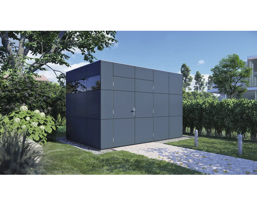 Moderner Geräteschuppen mit Fenster im Garten