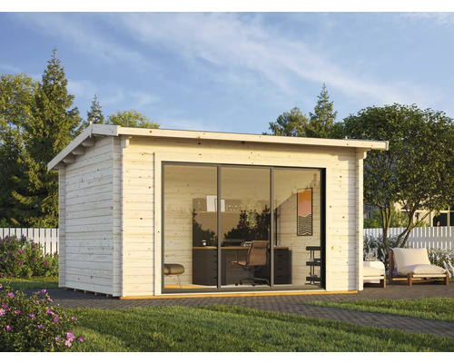 Gartenbüro aus Holz mit Schiebetür und Büromöbeln im Garten