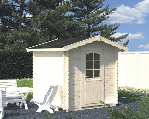 Gartenhaus aus Holz mit Tür und Fenster neben Gartentisch und Stühlen