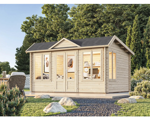 Gartenhaus aus Holz mit Fenstern und Türen in einem Garten