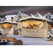 Weihnachtsmarkt mit Holzständen, Dekoration und Beleuchtung in einer verschneiten Stadt