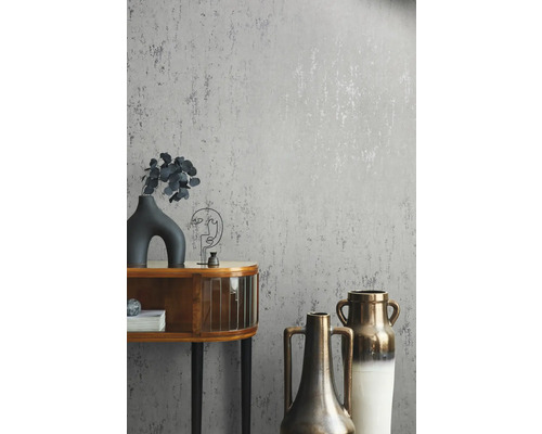 Dekorative graue Tapete mit abstrakten Mustern im Interieur