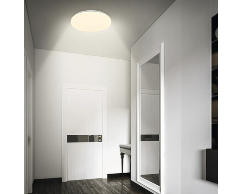 Flur mit runder Deckenleuchte