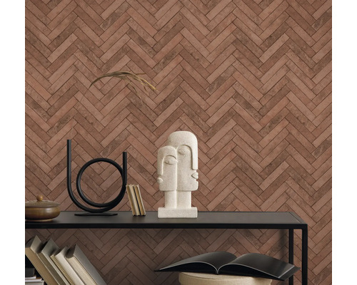 Dekoratives Regal mit Ornamenten und Ziegelmuster Tapete