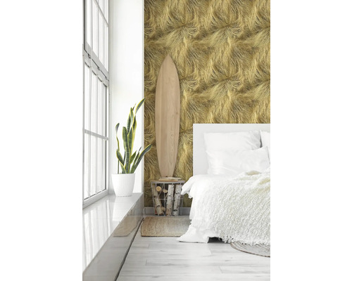 Helles Schlafzimmer mit Gras-Tapete, Fenster, Pflanze und Dekor-Surfbrett