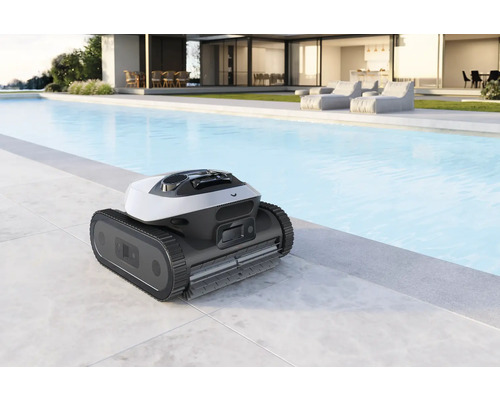 Schwimmbadreinigungsroboter neben einem Pool