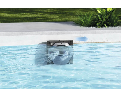 Automatische Poolreinigungsmaschine im Schwimmbad