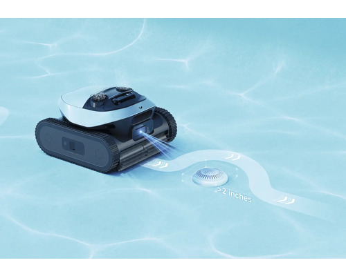 Poolreinigungsroboter im Schwimmbad