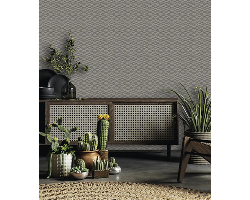 Dekorative Tapete mit geometrischem Muster im Wohnzimmer