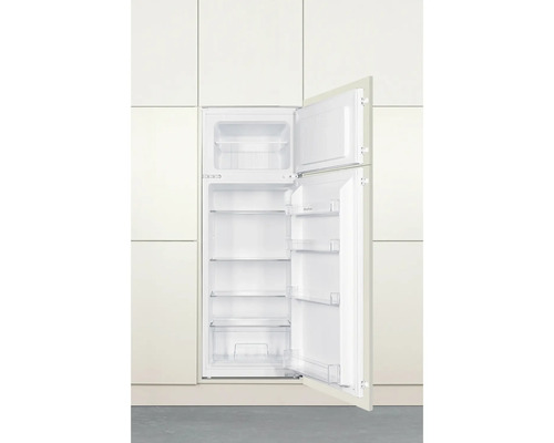 Geöffneter Kühlschrank mit Gefrierfach