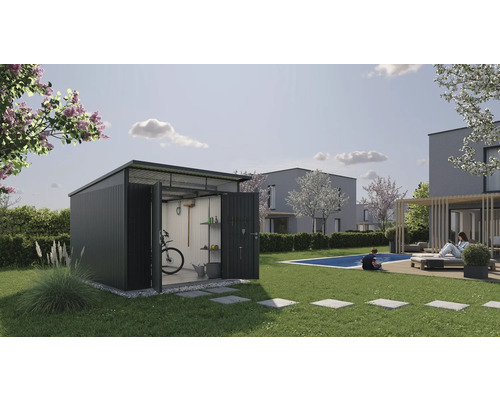 Garten mit Gerätehaus, Pool und Wohnhaus