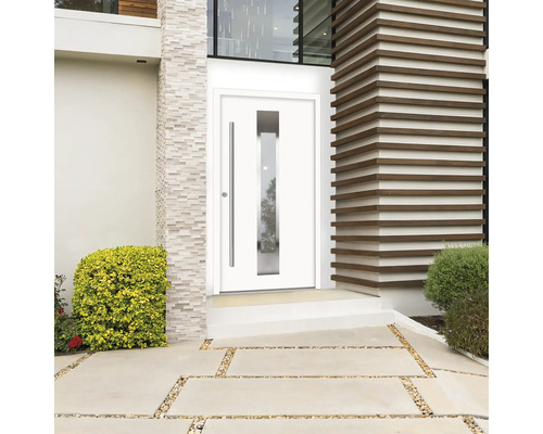 Moderne Haustür mit Glaseinsatz und seitlichem Griff in einem hellen Haus