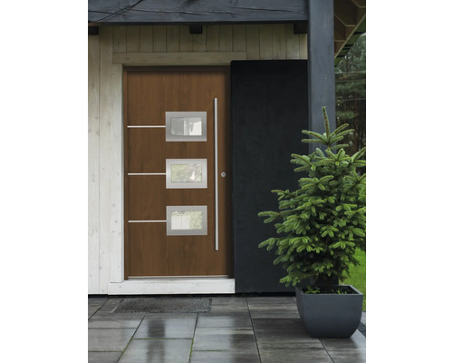 Moderne Haustür mit drei rechteckigen Fenstern und einem langen Griff