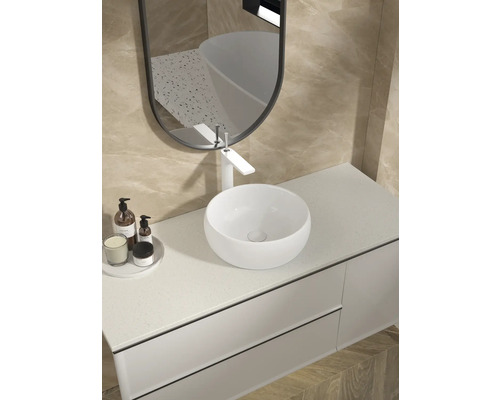 Modernes Badezimmer mit Aufsatzwaschbecken, Spiegel und Waschtischunterschrank
