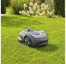 Gardena Mähroboter auf Rasenfläche