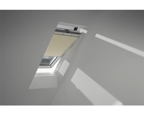 Dachfenster mit Sonnenschutzrollos