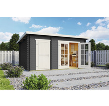 Gartenhaus aus Holz mit Doppeltür und Einzeltür im Außenbereich