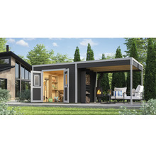 Gartenhaus mit Geräten, Holzofen und Sitzbereich im Freien