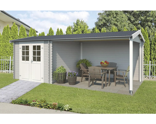 Gartenhaus Outdoor Life Ivana inkl. Anbaudach mit Rückwand 590 x 312,6 cm hellgrau Gartenhaus mit überdachter Terrasse und Gartenmöbeln im Außenbereich