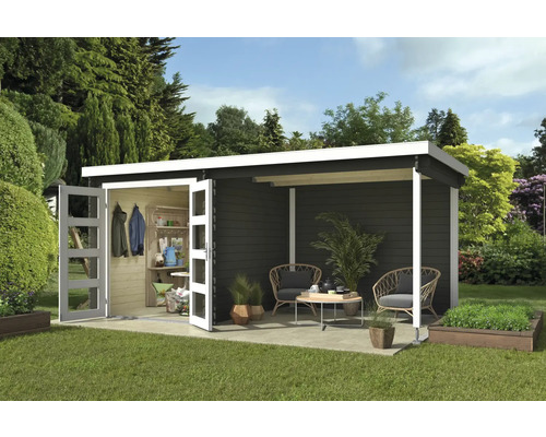 Gartenhaus Outdoor Life Long Beach inkl. Anbaudach mit Rückwand 492,2 x 254,9 cm graugrün Gartenhaus mit geöffneten Türen, Terrasse und Gartenmöbeln im Garten