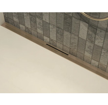 Badezimmerwand mit Duschablauf