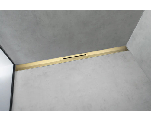 Installierte Duschrinne aus Edelstahl