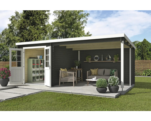 Gartenhaus mit geöffneten Doppeltüren, Regalen zur Aufbewahrung und überdachter Terrasse mit Gartenmöbeln