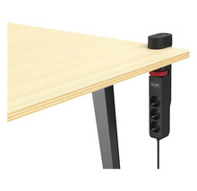 Tisch mit Q-Link Steckdosenleiste zur Tischmontage