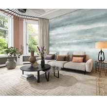 Wohnzimmer mit Sofa, Couchtisch und Wandbild im modernen Design