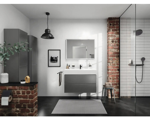 Modernes Badezimmer mit grauen Möbeln, Dusche und Waschbecken