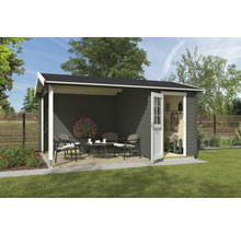 Gartenhaus mit überdachter Terrasse, Sitzgruppe und geöffneter Tür zum Gerätebereich