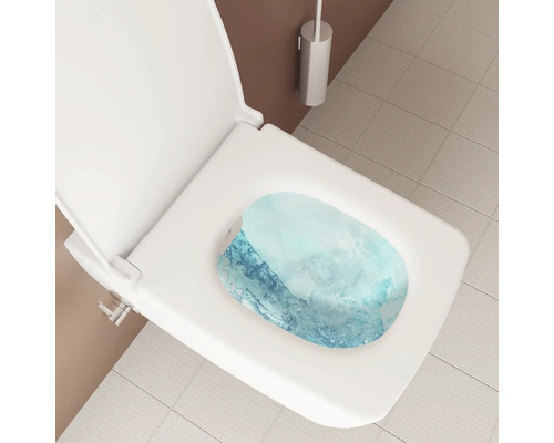 Weißes Dusch-WC mit geöffnetem Deckel