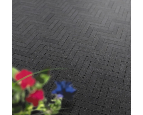 Pflastersteine im Fischgrätenmuster