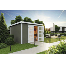 Garten Szene mit Gerätehaus mit Doppeltür und Gartenmöbeln