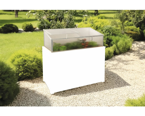 Hochbeet mit Aufsatz im Garten