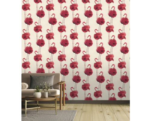 Wohnraum mit Tapete mit Flamingomuster