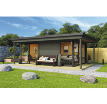 Modernes Gartenhaus mit Holzterrasse, Sitzbank und bepflanzten Töpfen in einem grünen Garten.