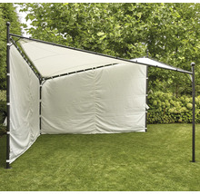 Gartenzelt mit Seitenteilen auf Rasenfläche