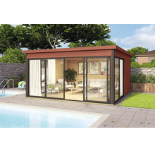 Modernes Gartenhaus mit Schiebetüren neben einem Pool