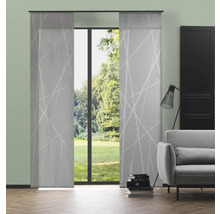 Wohnraum mit Schiebegardinen vor einem Fenster und einer Sitzecke