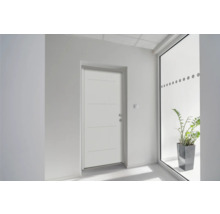 Flur mit Innentür und Fenster zur Gartenseite