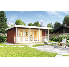 Modernes Gartenhaus mit Terrasse und Feuerstelle im Garten.